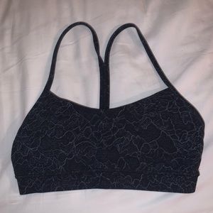 Lululemon Flow Y Nulu Bra, Light Support Size 4